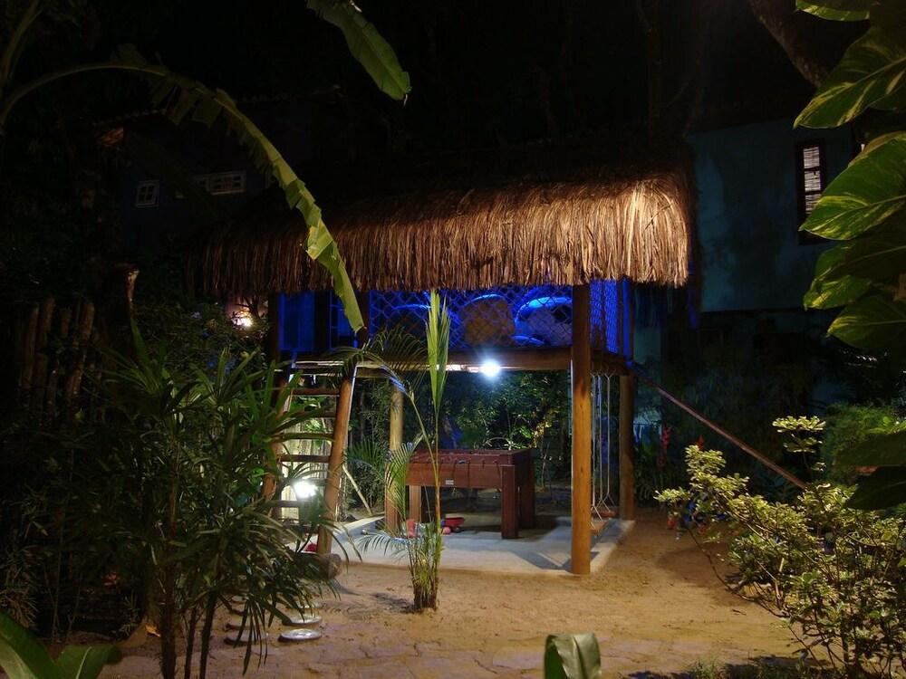 image-housing-carousel