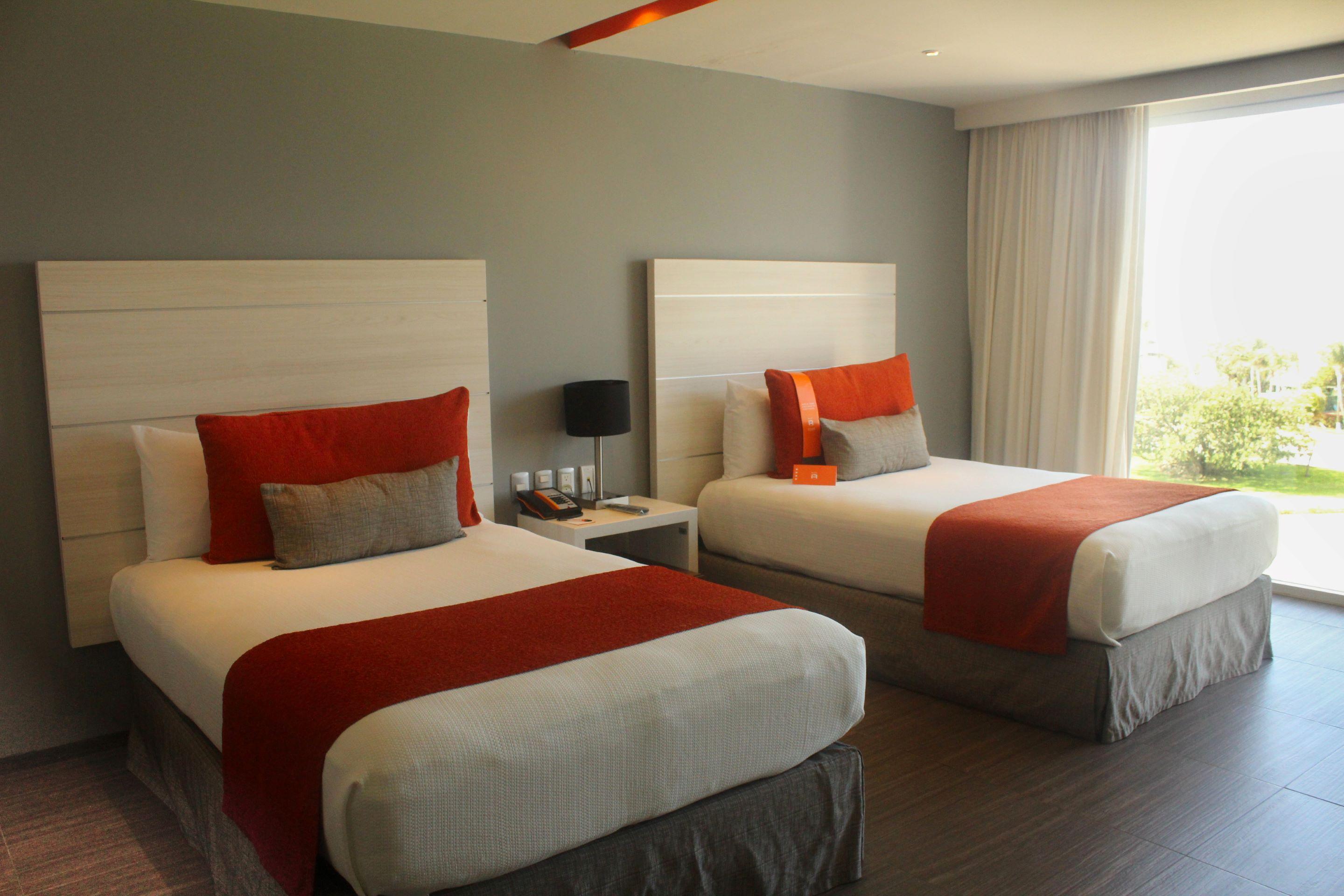 Deluxe Two Beds Boulevard View