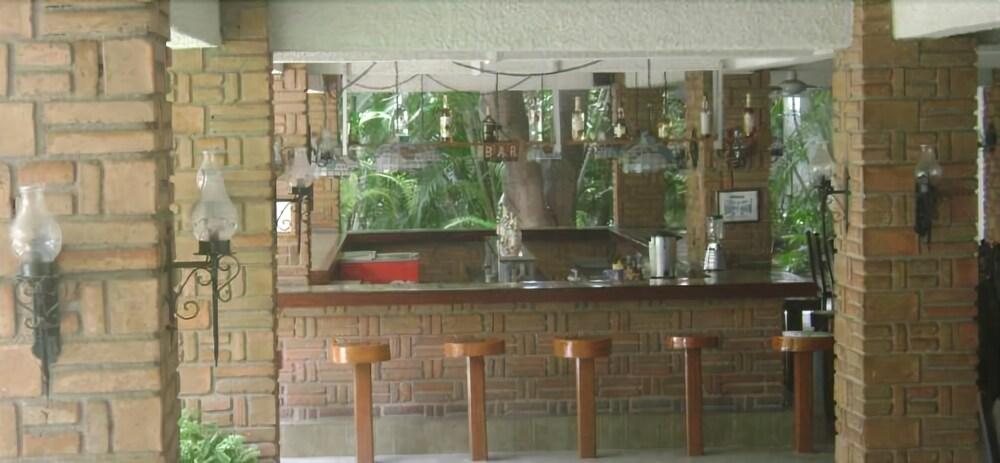 image-housing-carousel