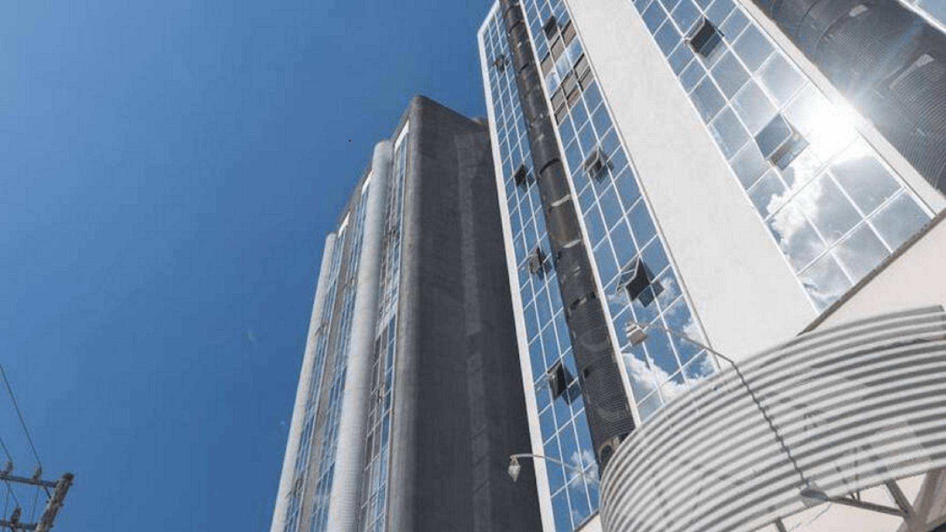 image-housing-carousel