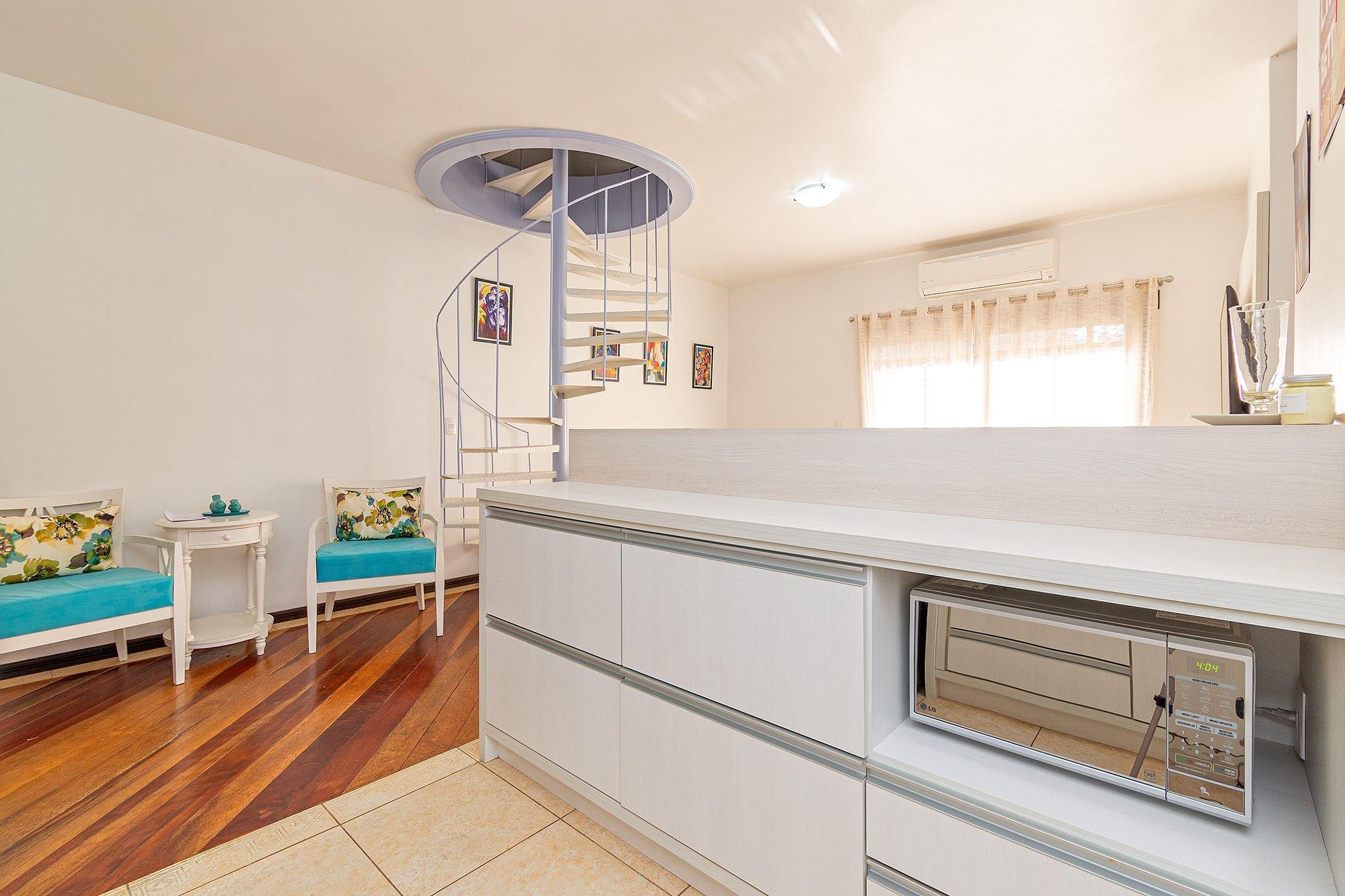image-housing-carousel