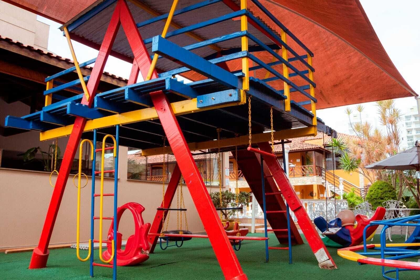 image-housing-carousel