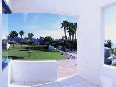 image-housing-carousel