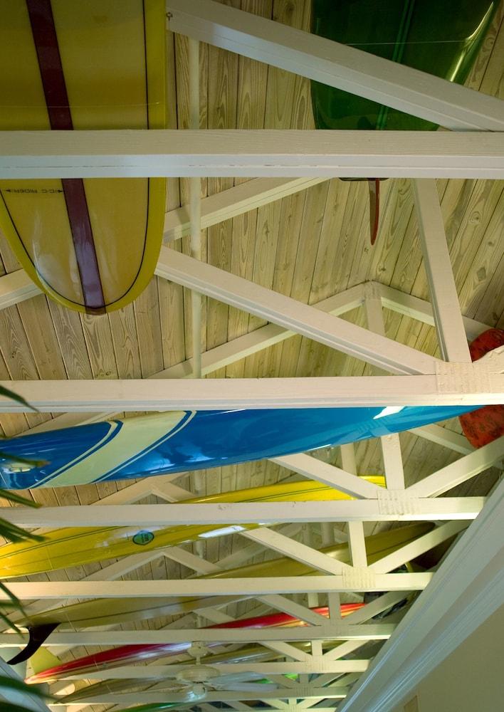 image-housing-carousel