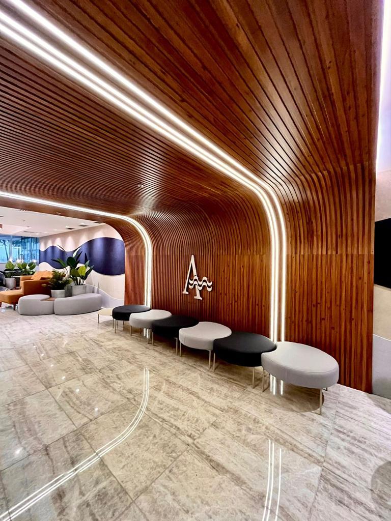 image-housing-carousel