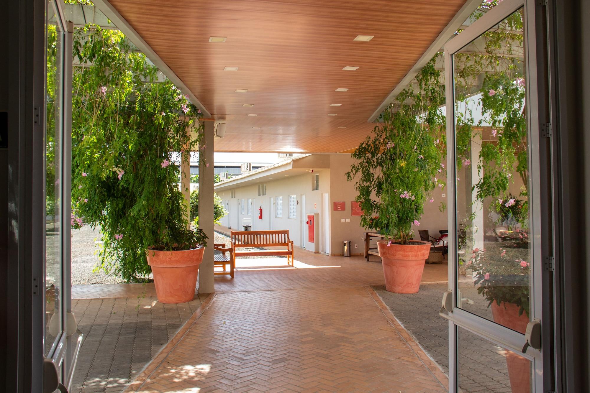 image-housing-carousel