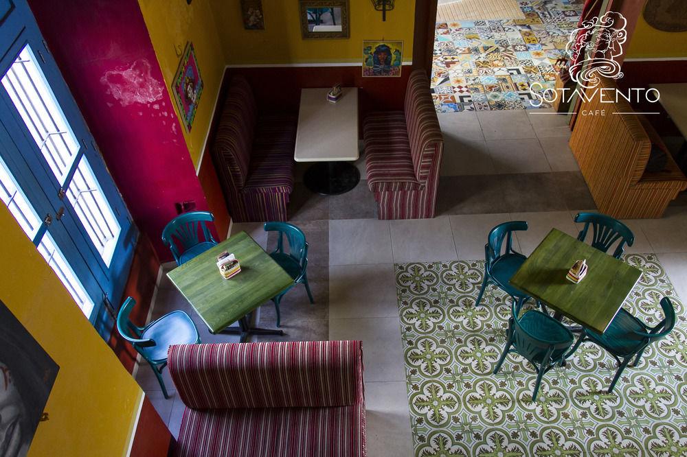 image-housing-carousel