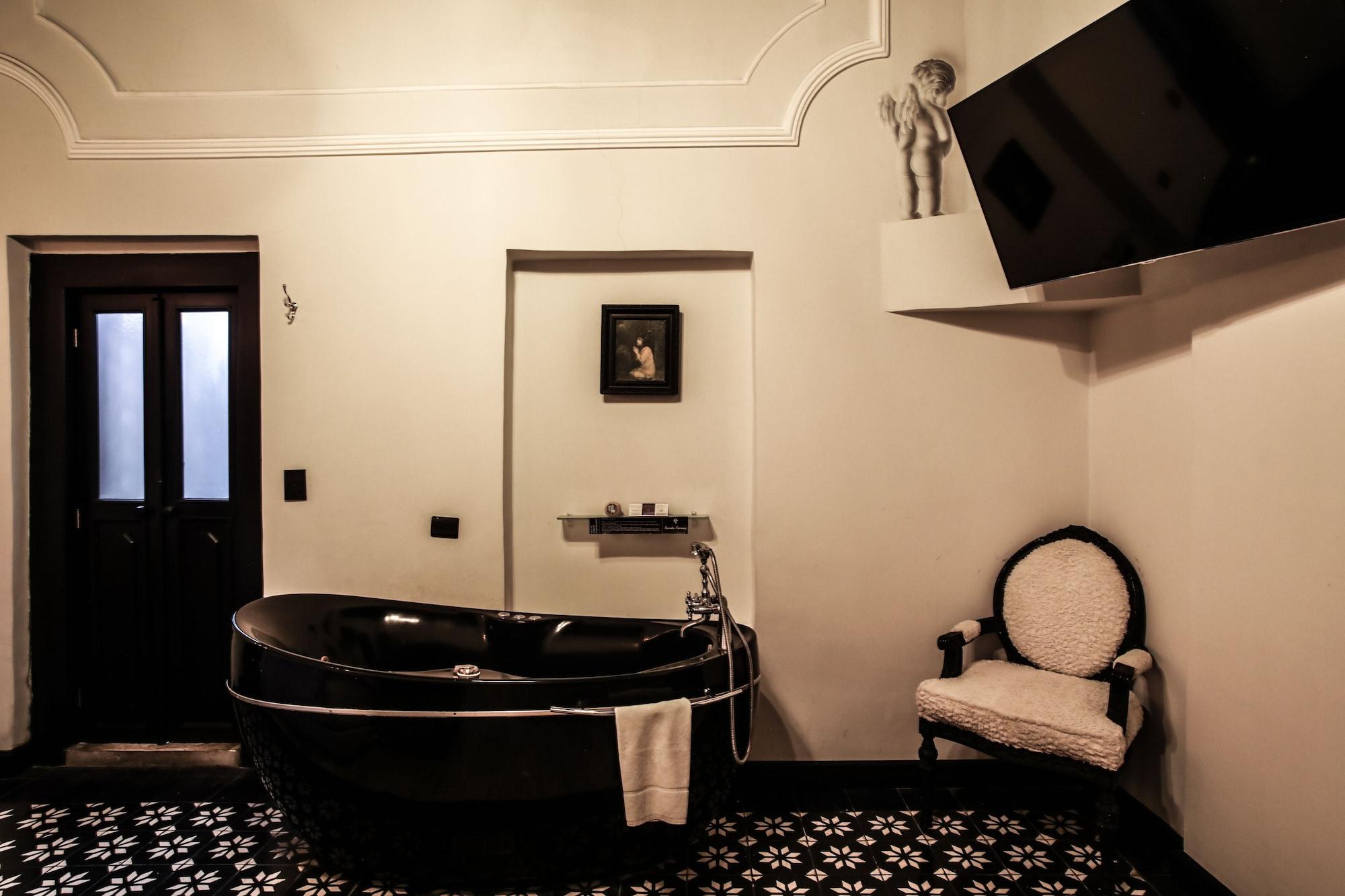 image-housing-carousel