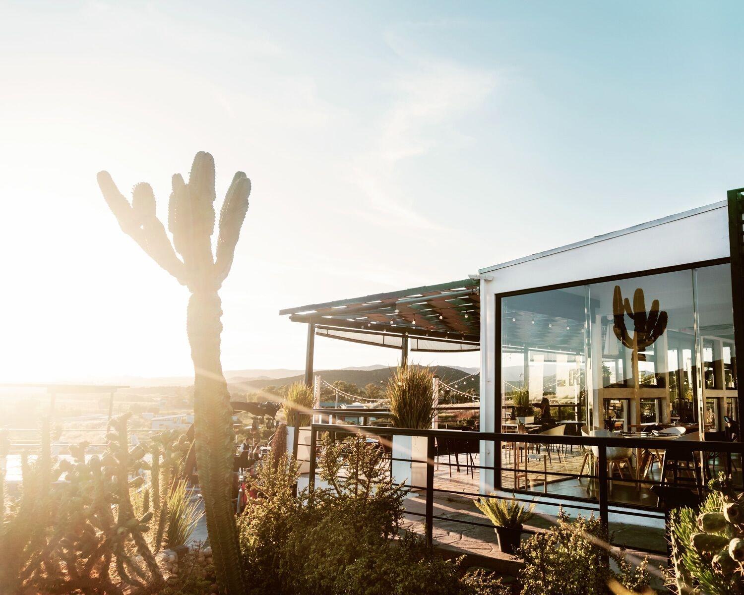 image-housing-carousel