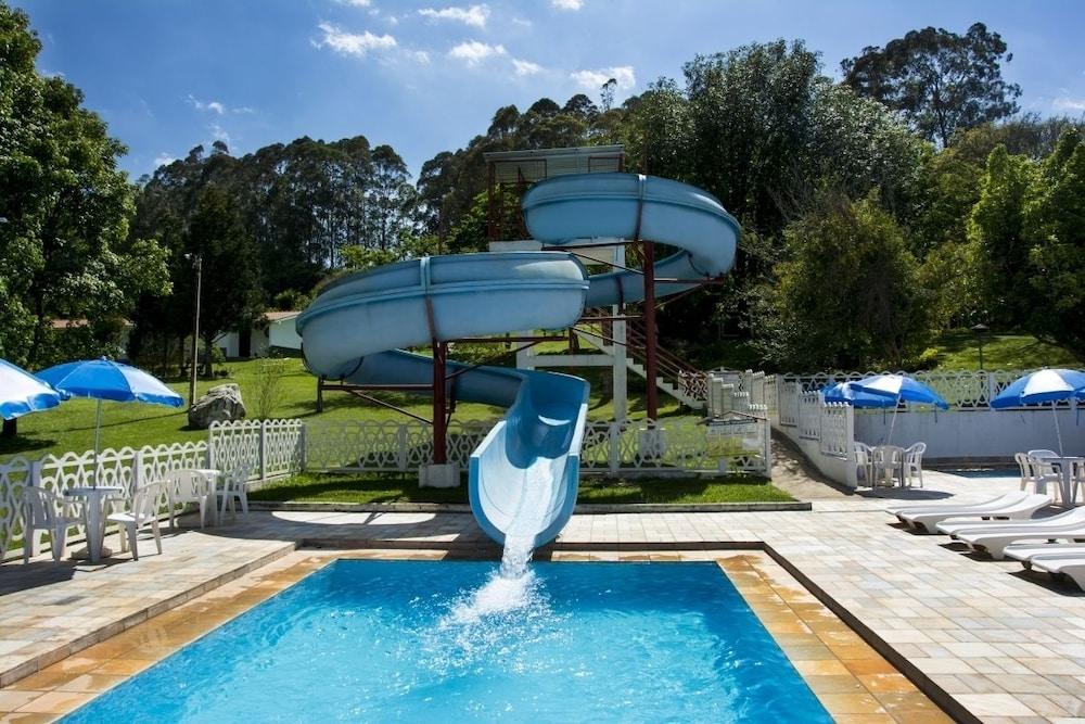 image-housing-carousel