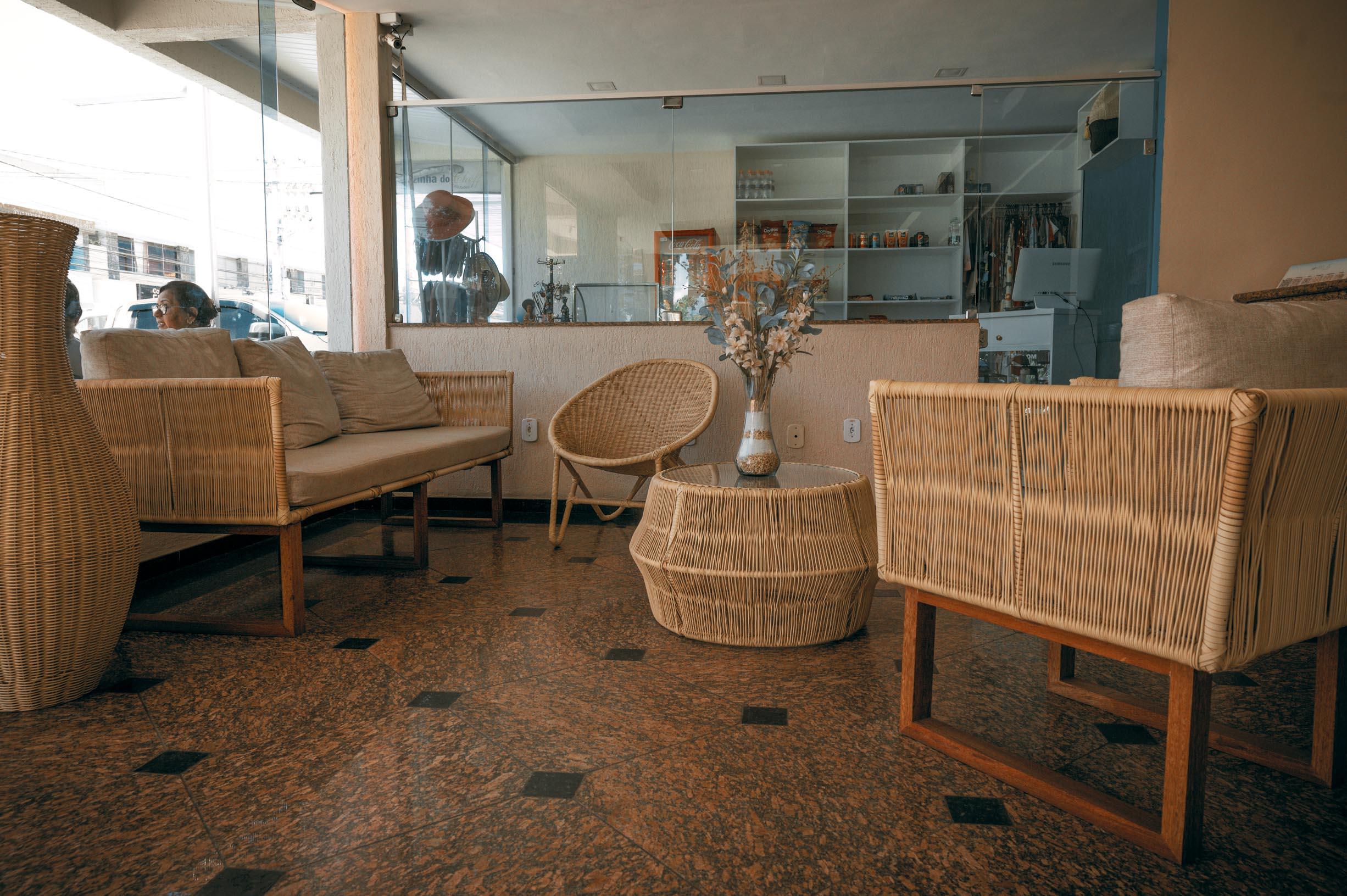 image-housing-carousel