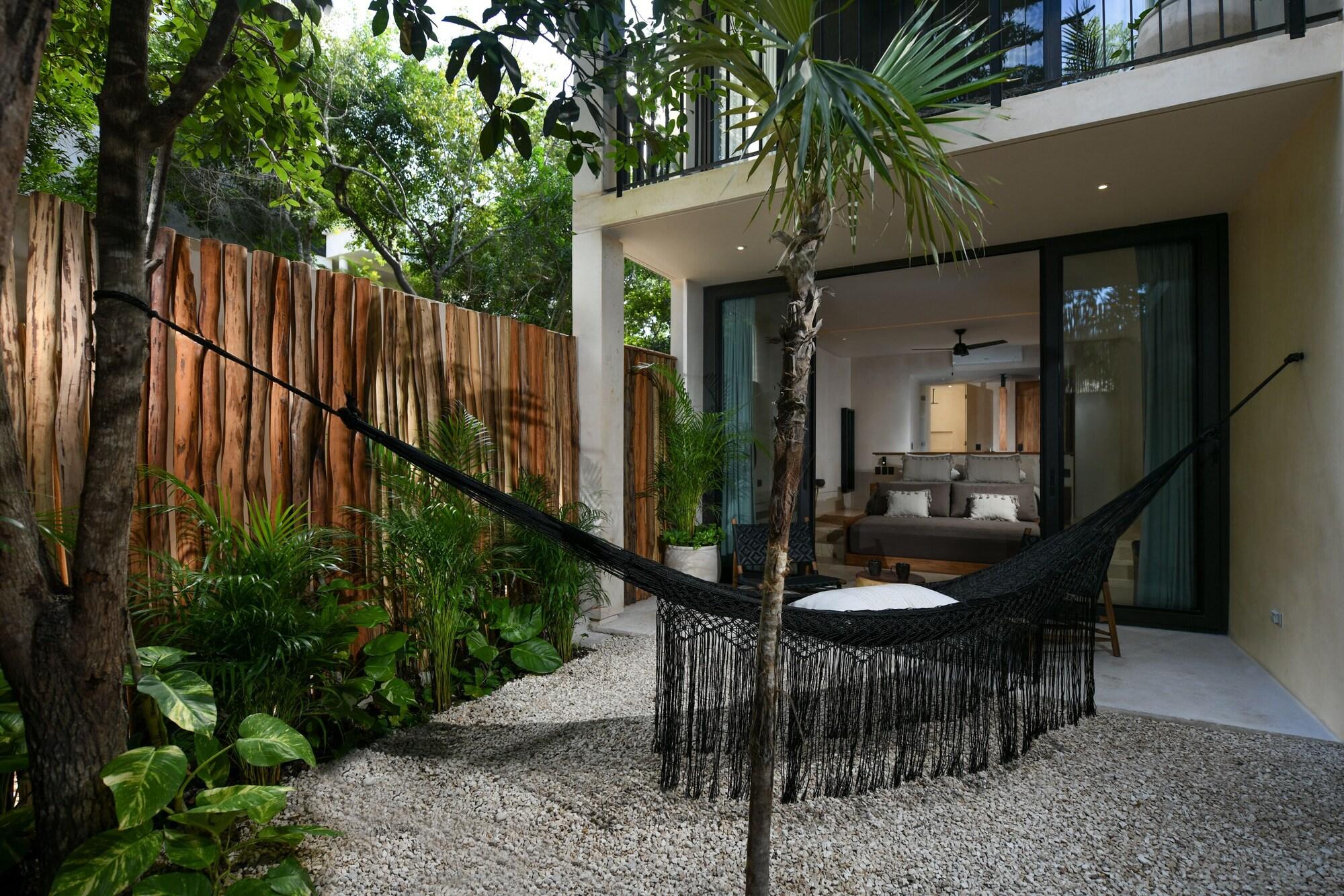Luxury Suite with King Bed Terrace and Garden