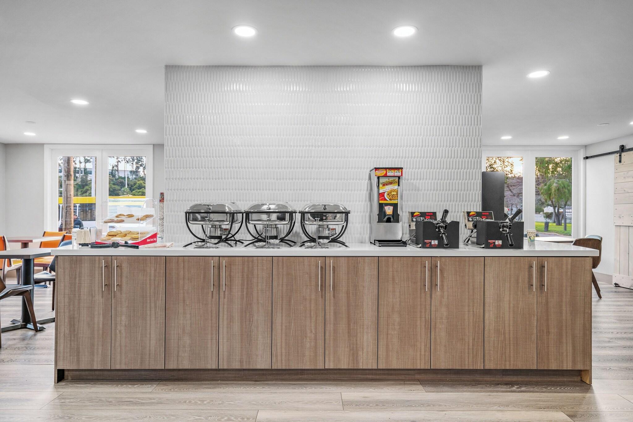 image-housing-carousel
