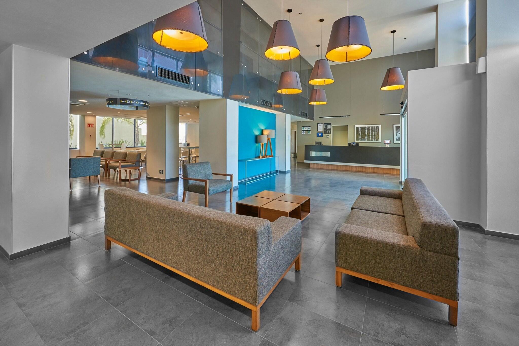 image-housing-carousel