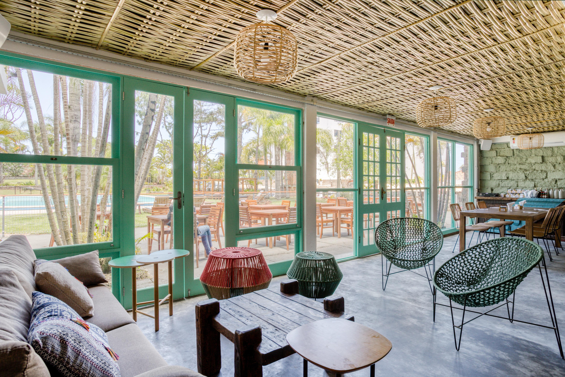 image-housing-carousel