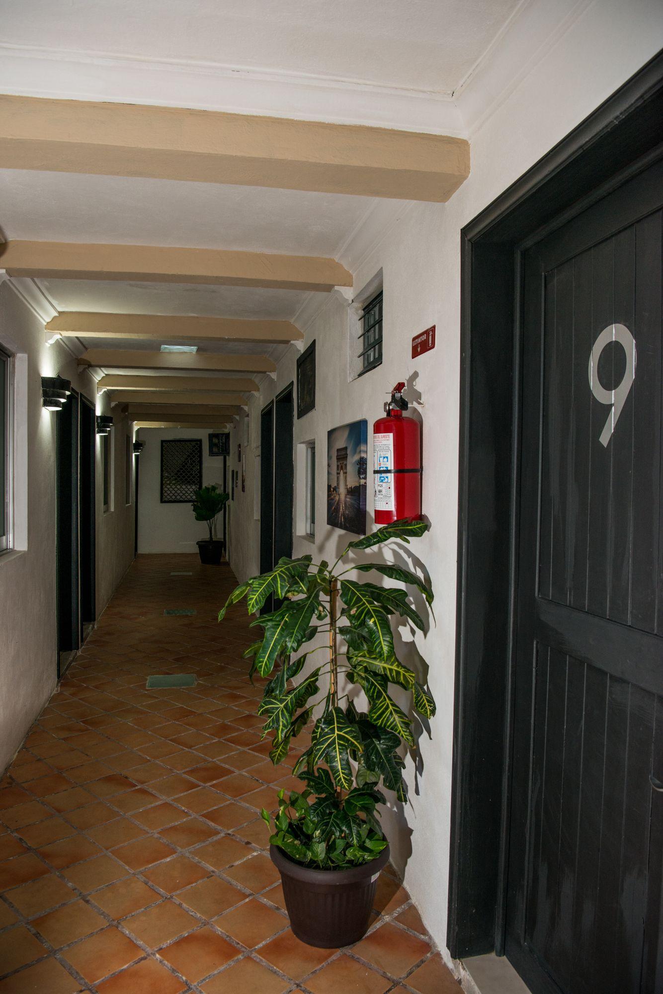 image-housing-carousel