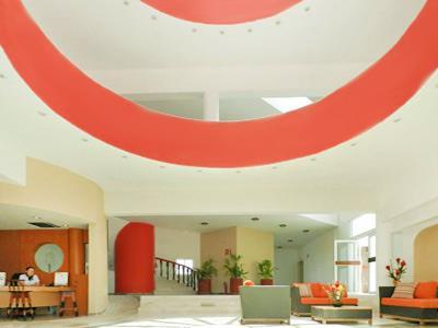 image-housing-carousel