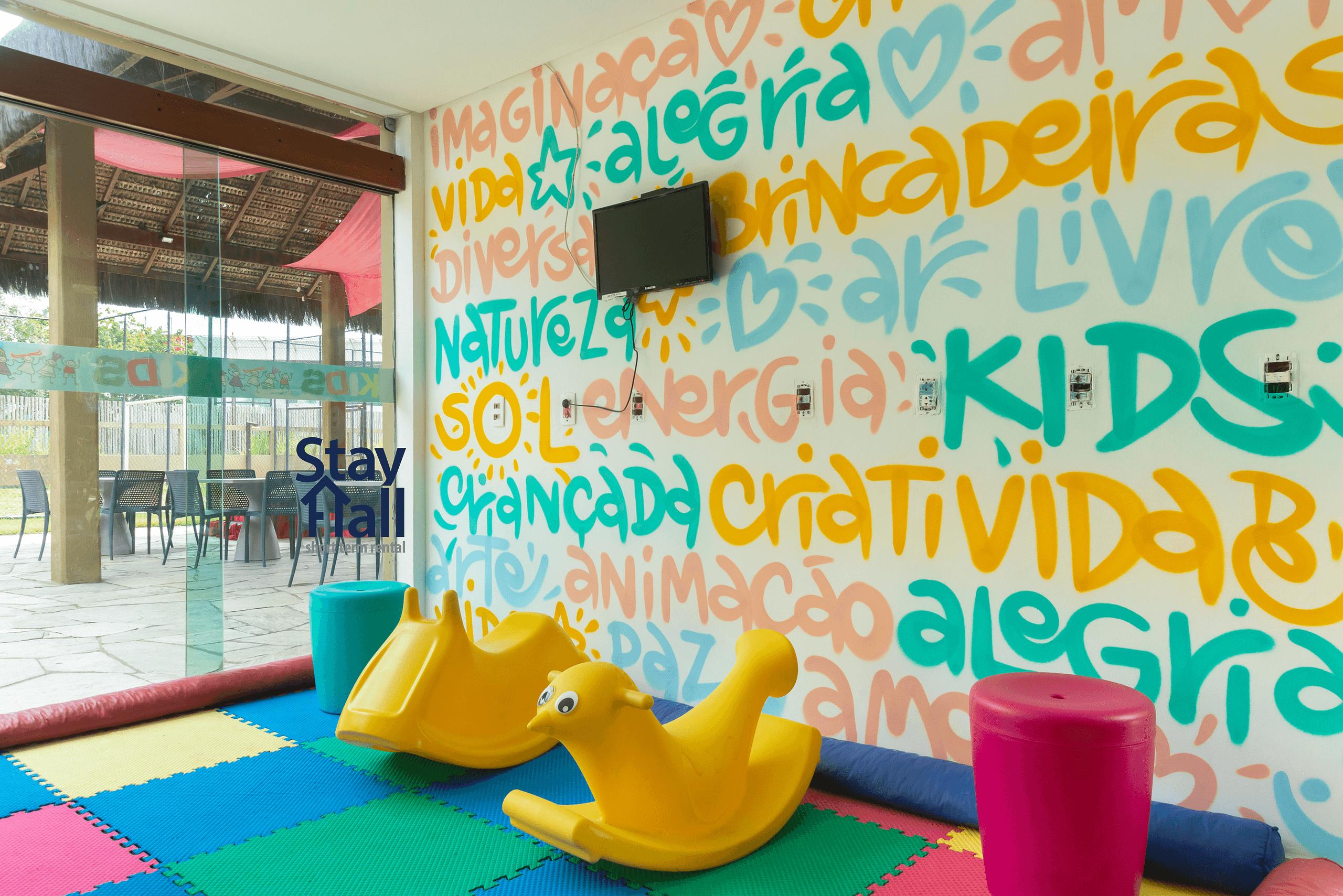 image-housing-carousel