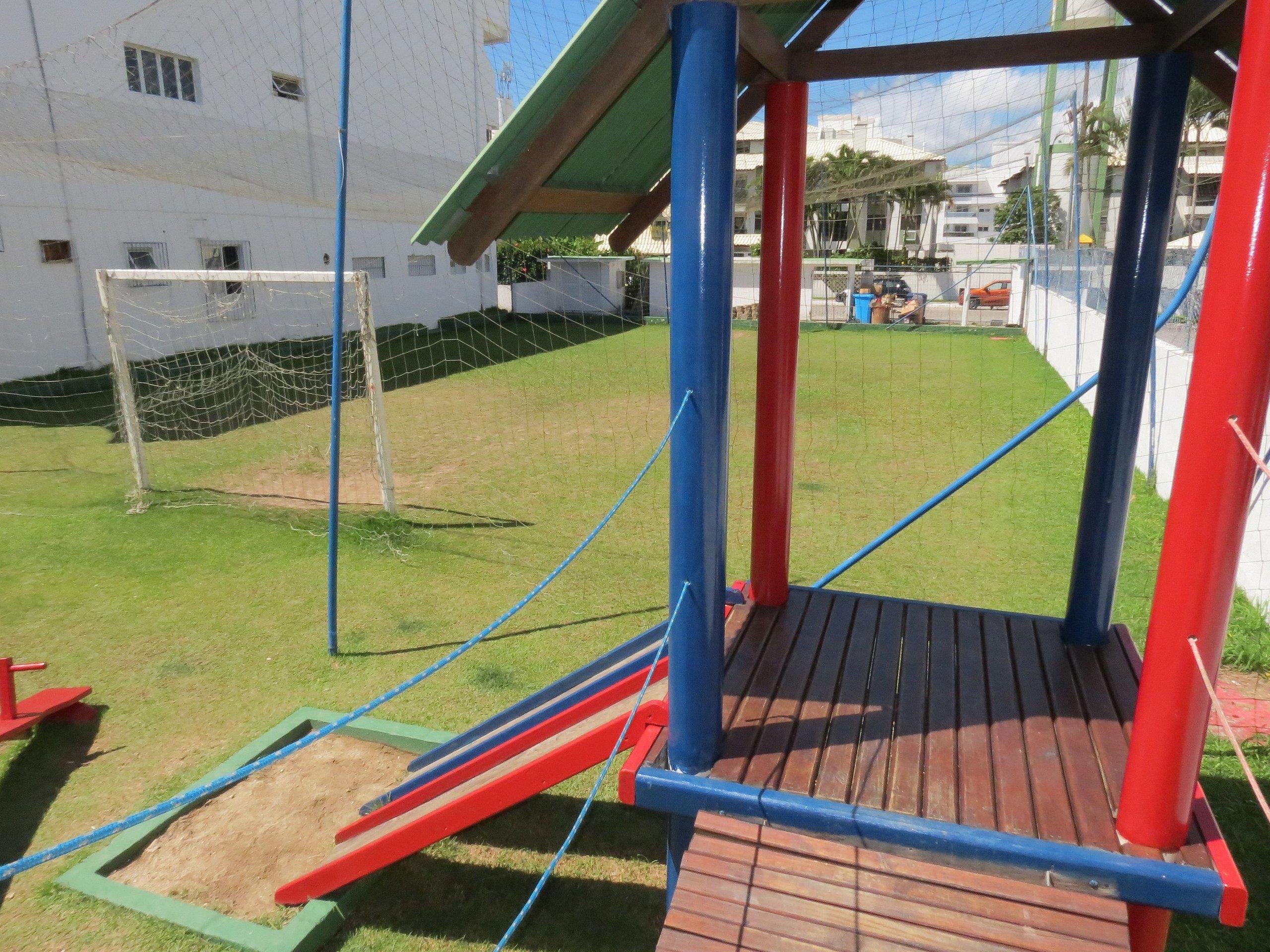 image-housing-carousel