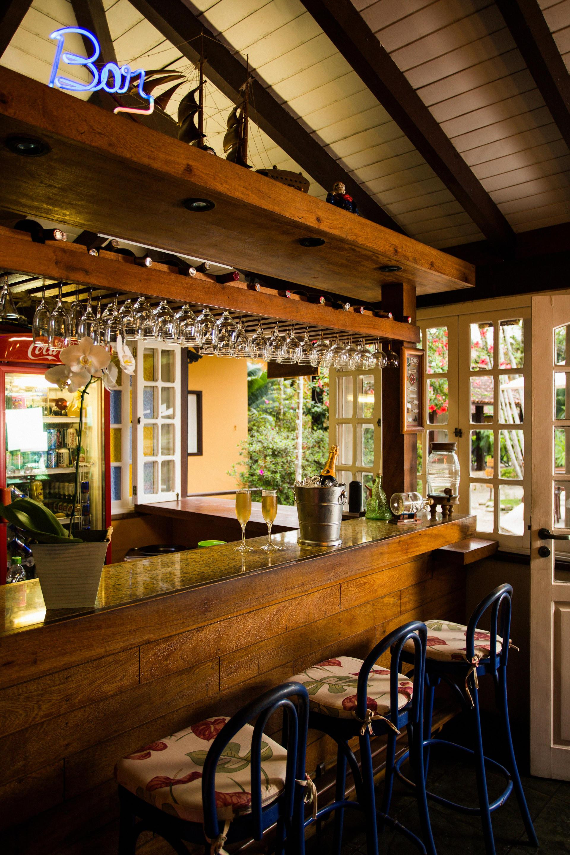 image-housing-carousel