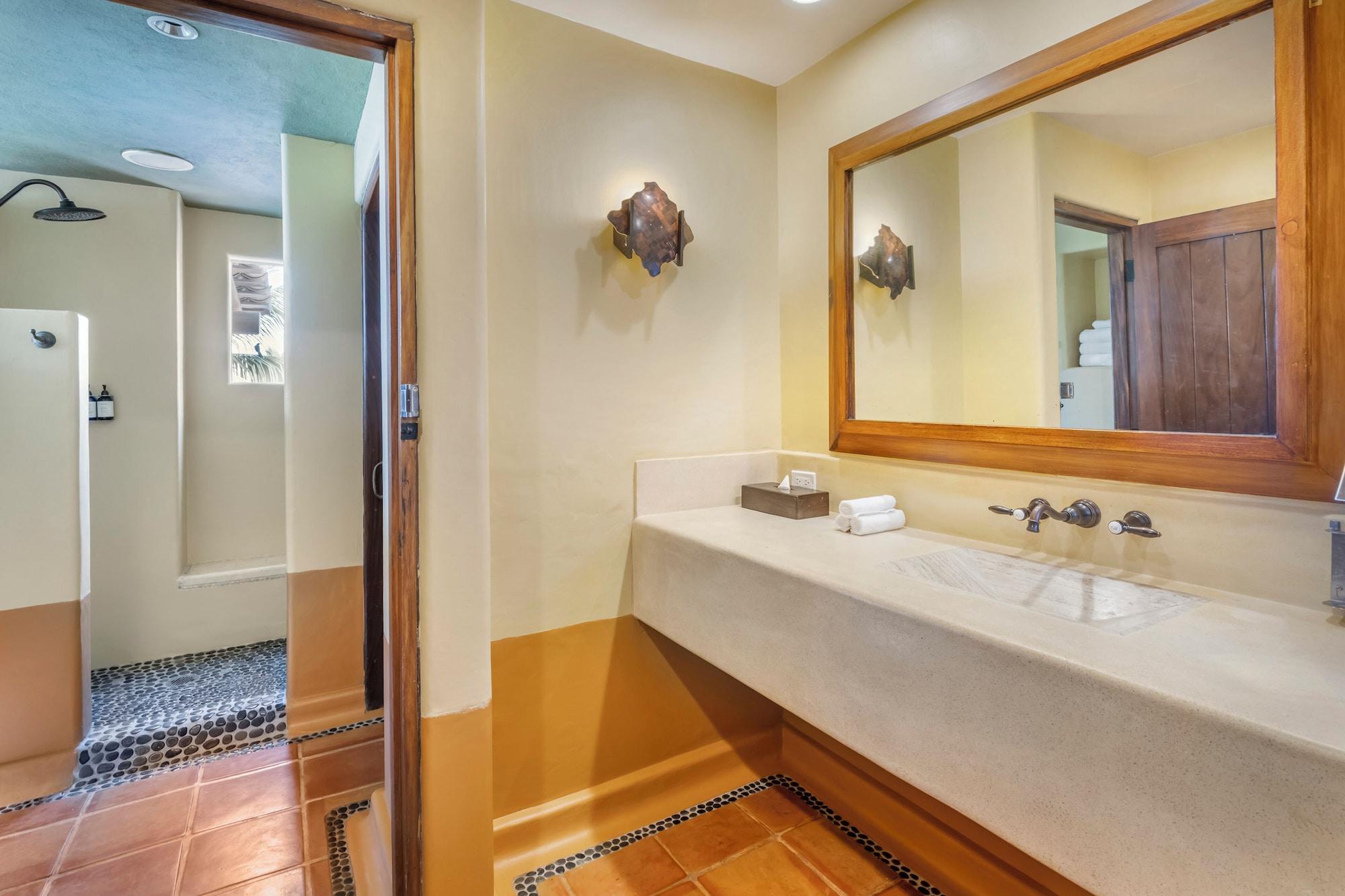 1 BEDROOM 2 BATH KING SUITE WITH PLUNGE POOL