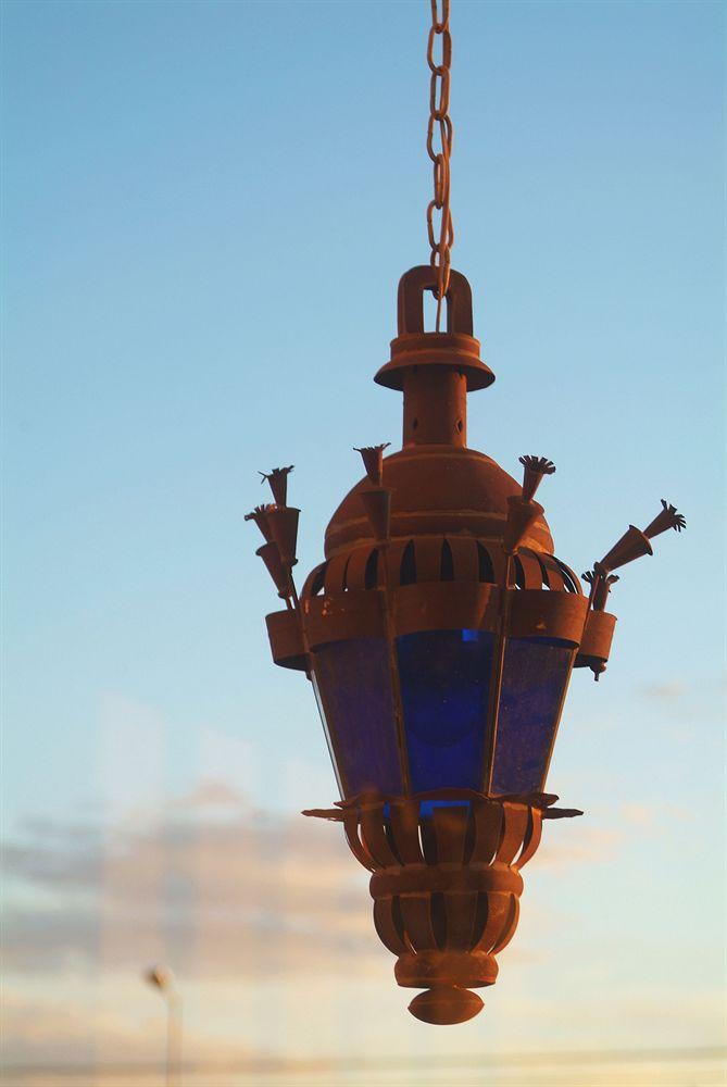 image-housing-carousel
