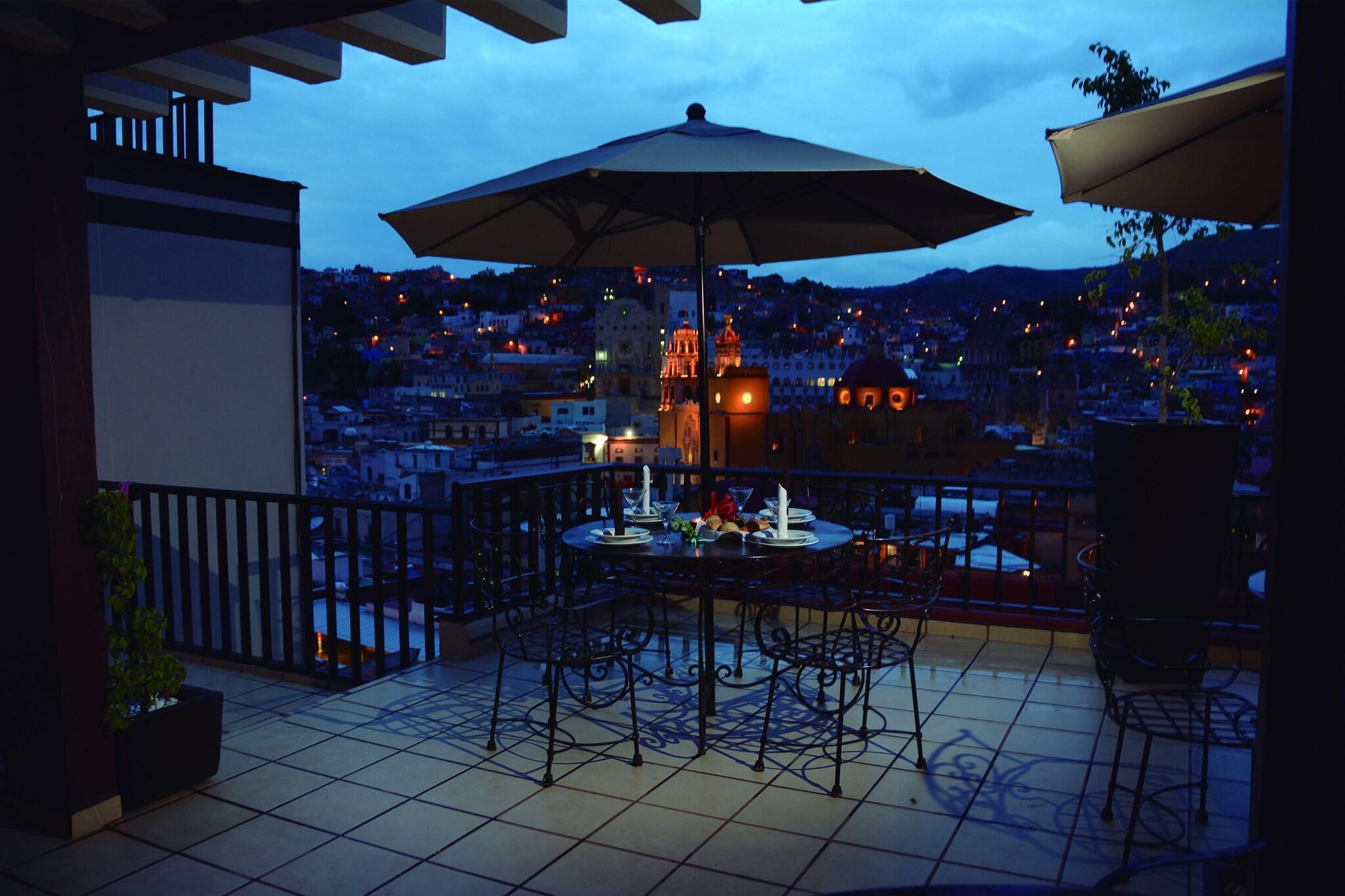 image-housing-carousel