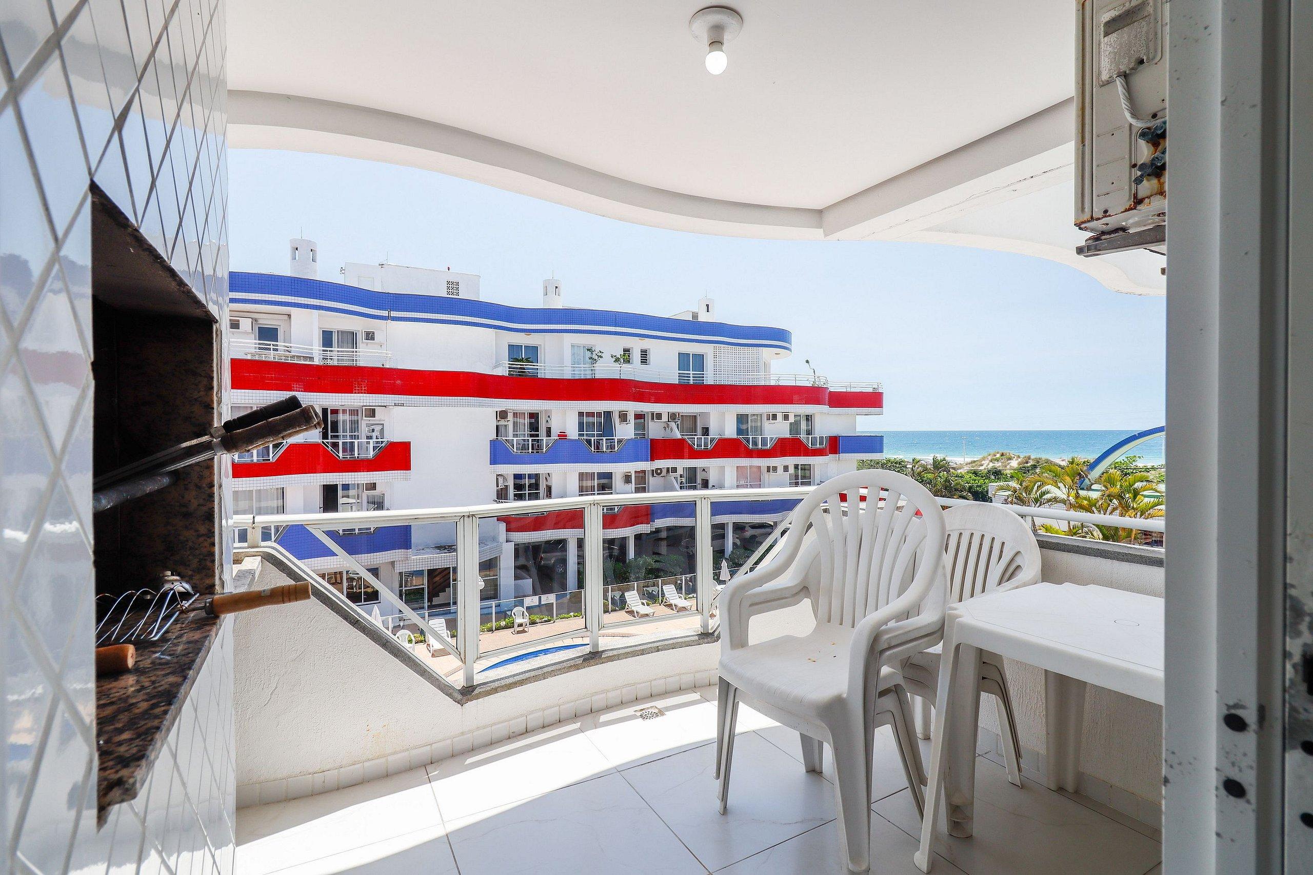 image-housing-carousel