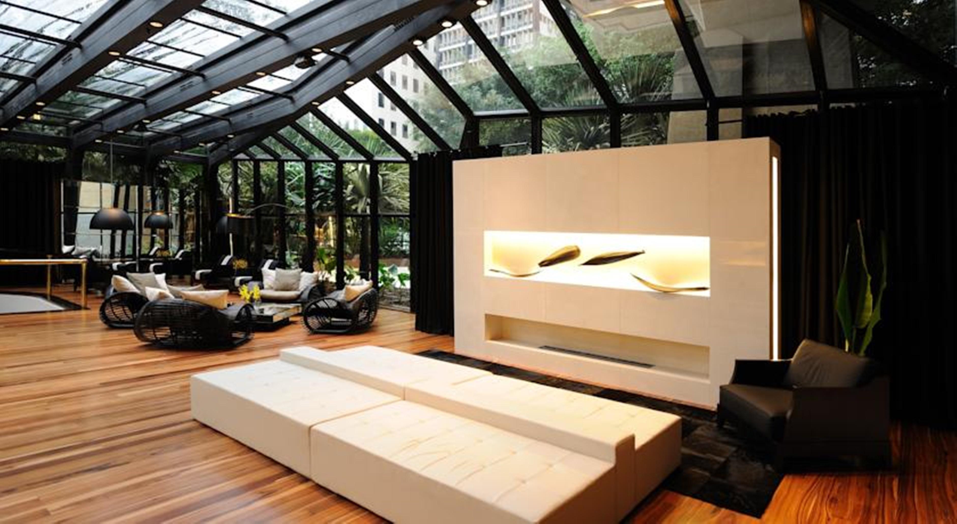 image-housing-carousel