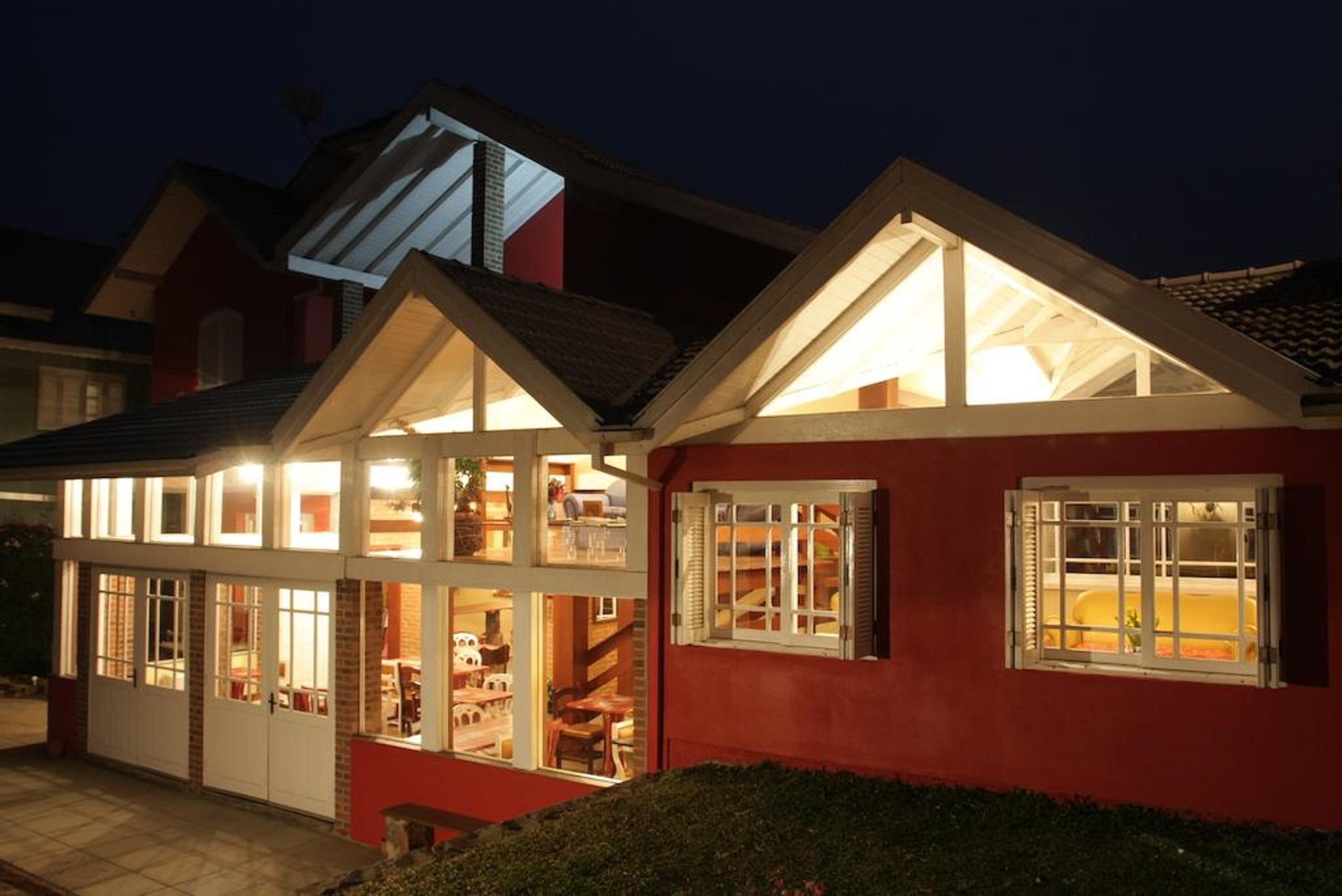image-housing-carousel