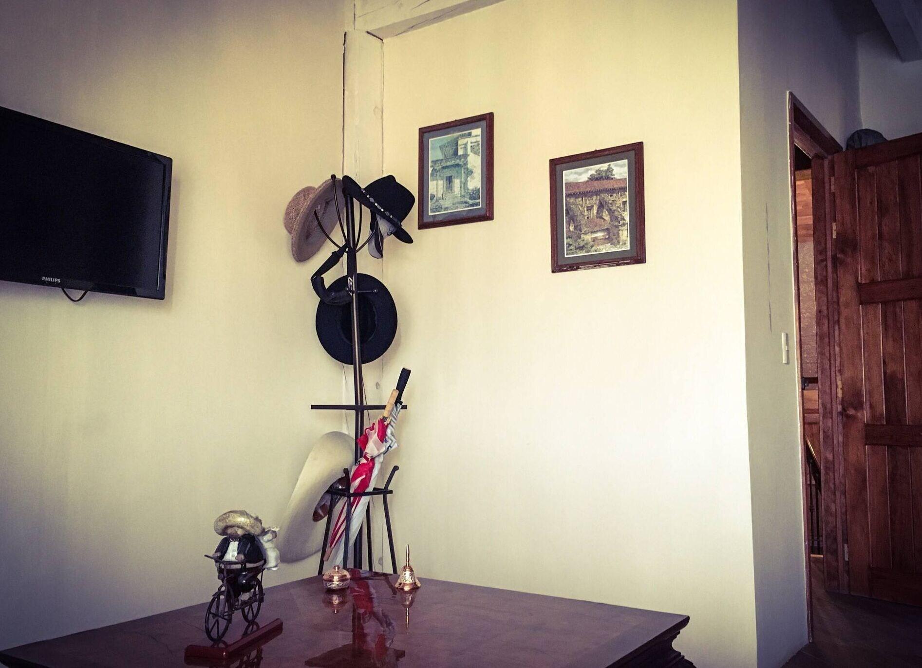 image-housing-carousel