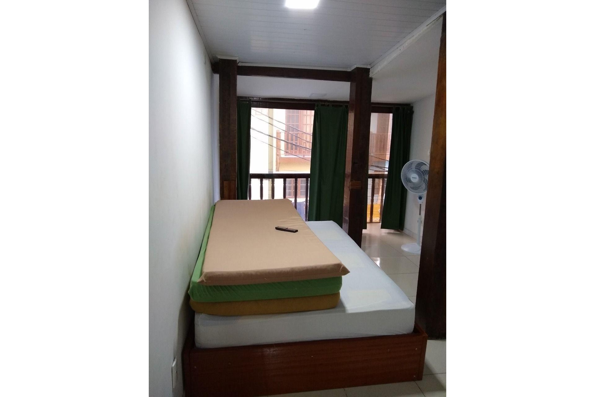 image-housing-carousel
