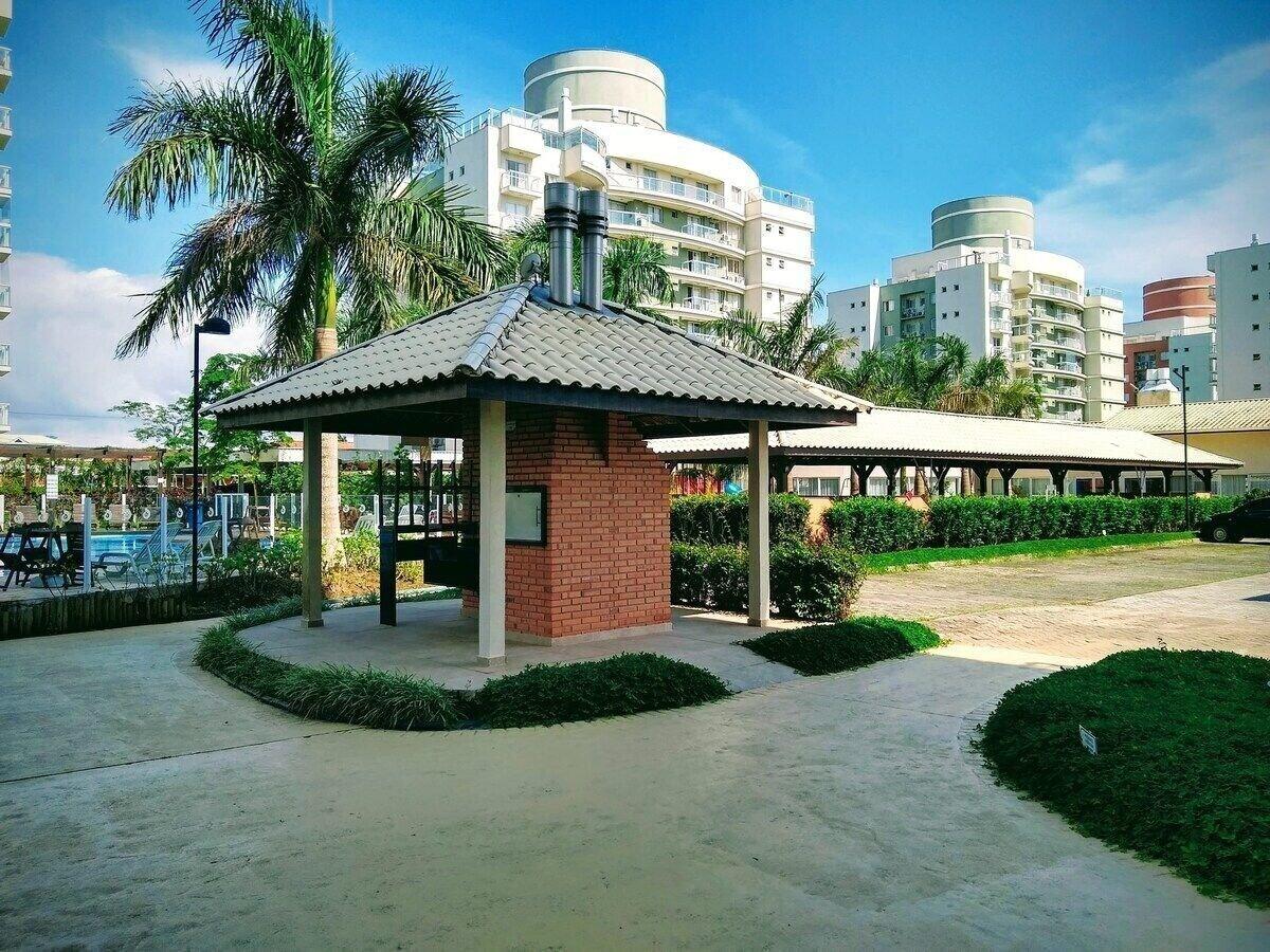 image-housing-carousel