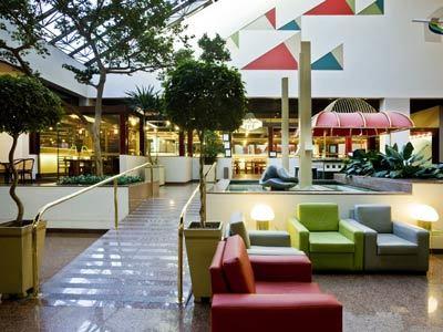 image-housing-carousel