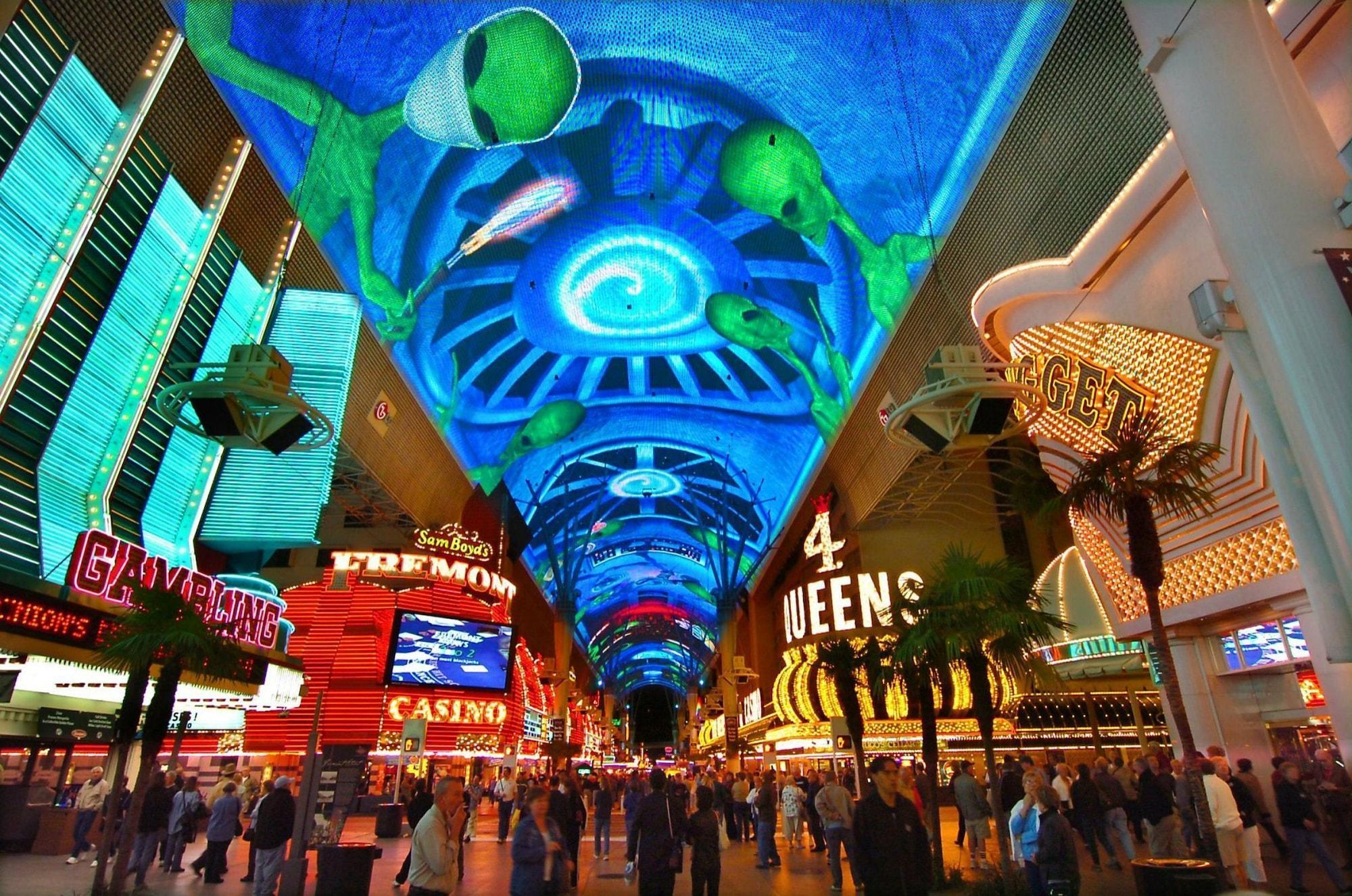 image-housing-carousel
