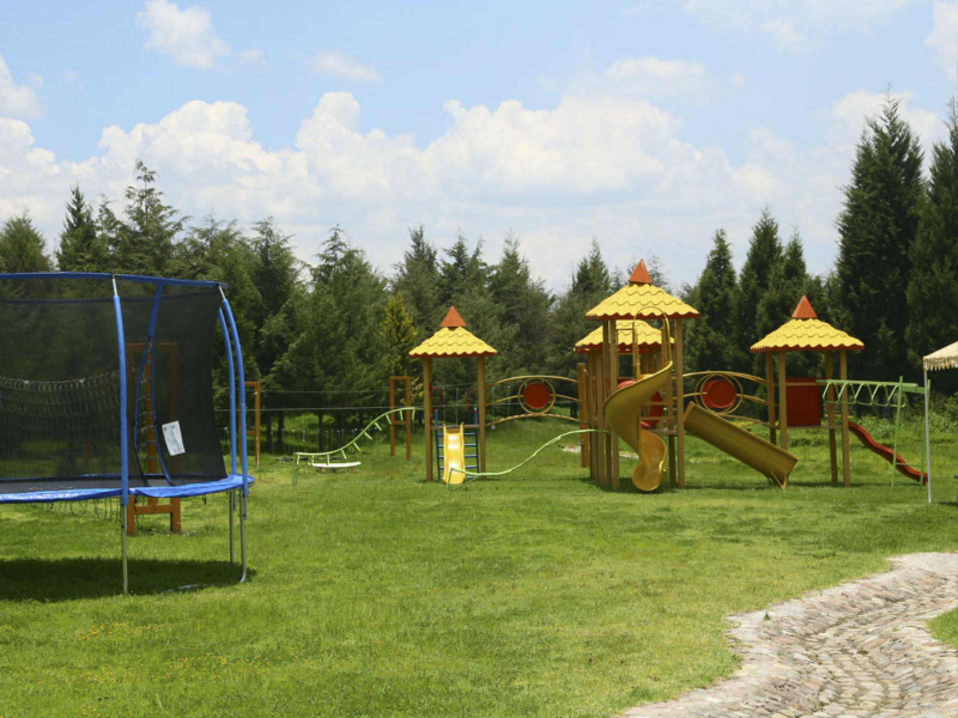 image-housing-carousel