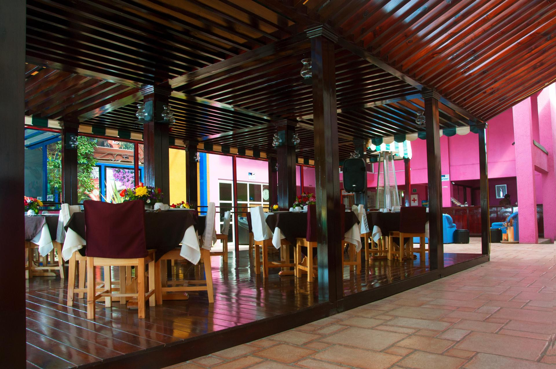 image-housing-carousel