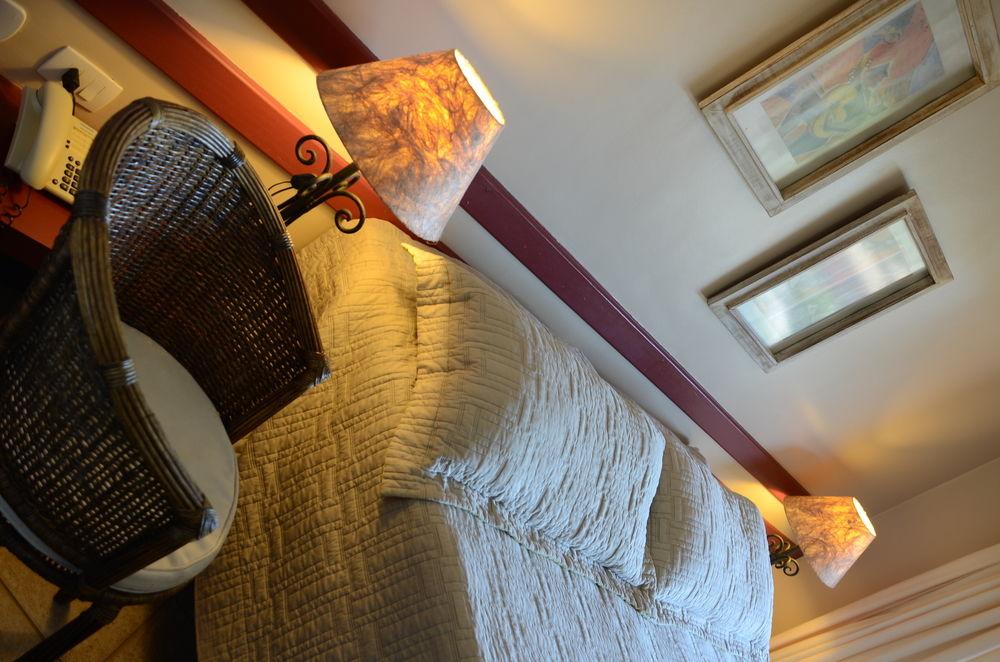 image-housing-carousel