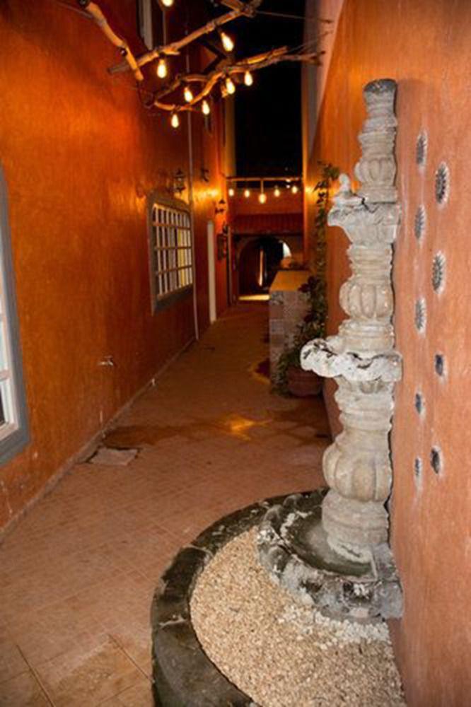 image-housing-carousel