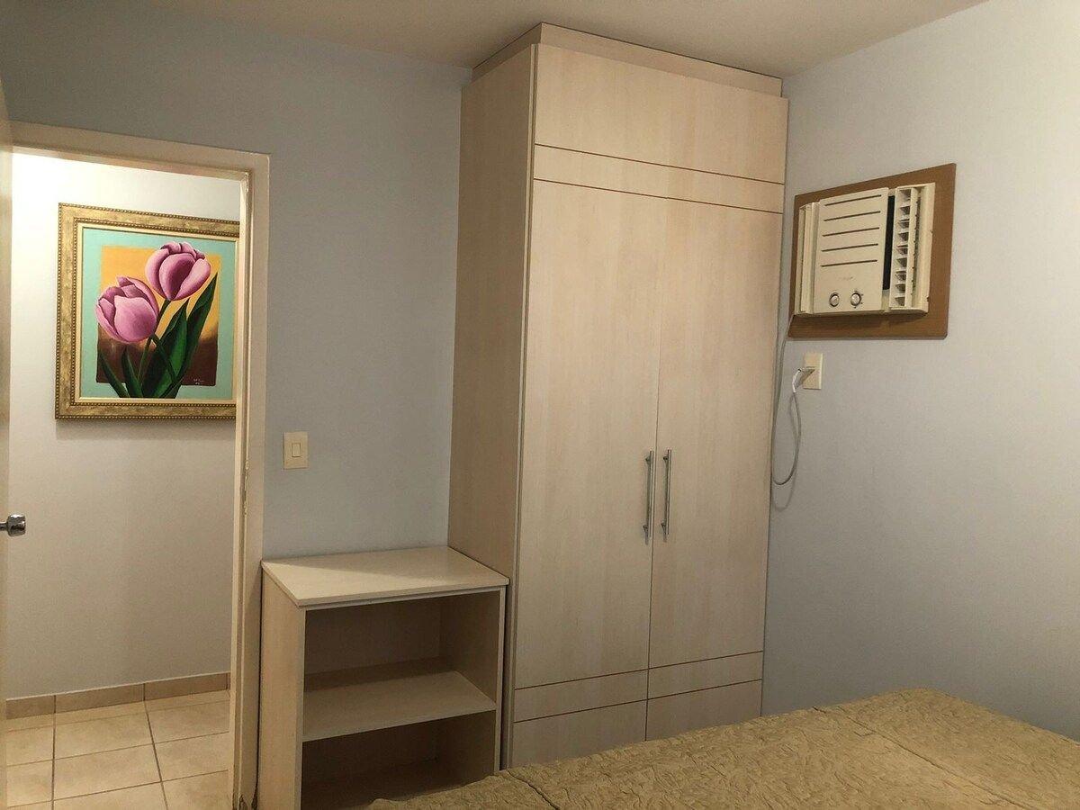image-housing-carousel