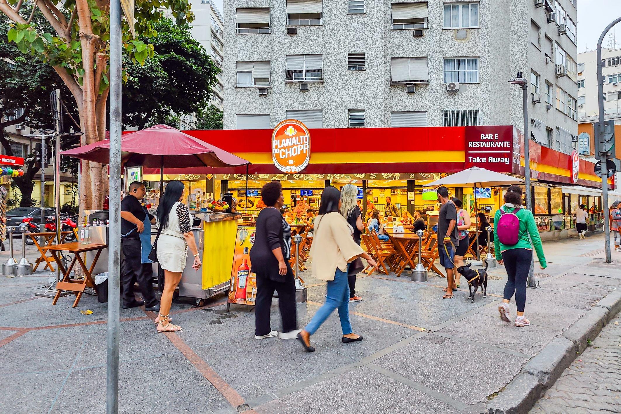 image-housing-carousel