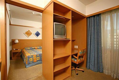 image-housing-carousel