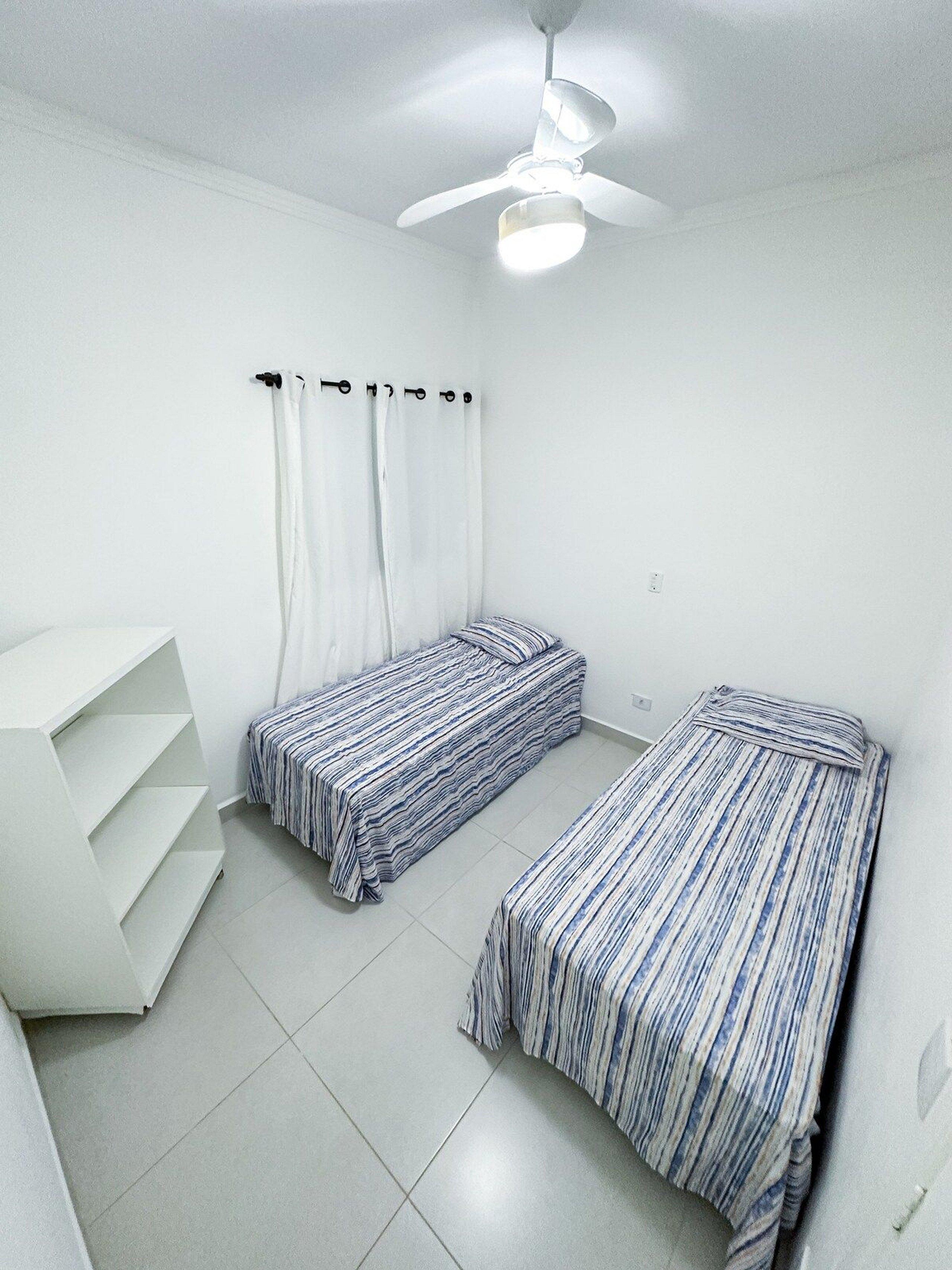 image-housing-carousel