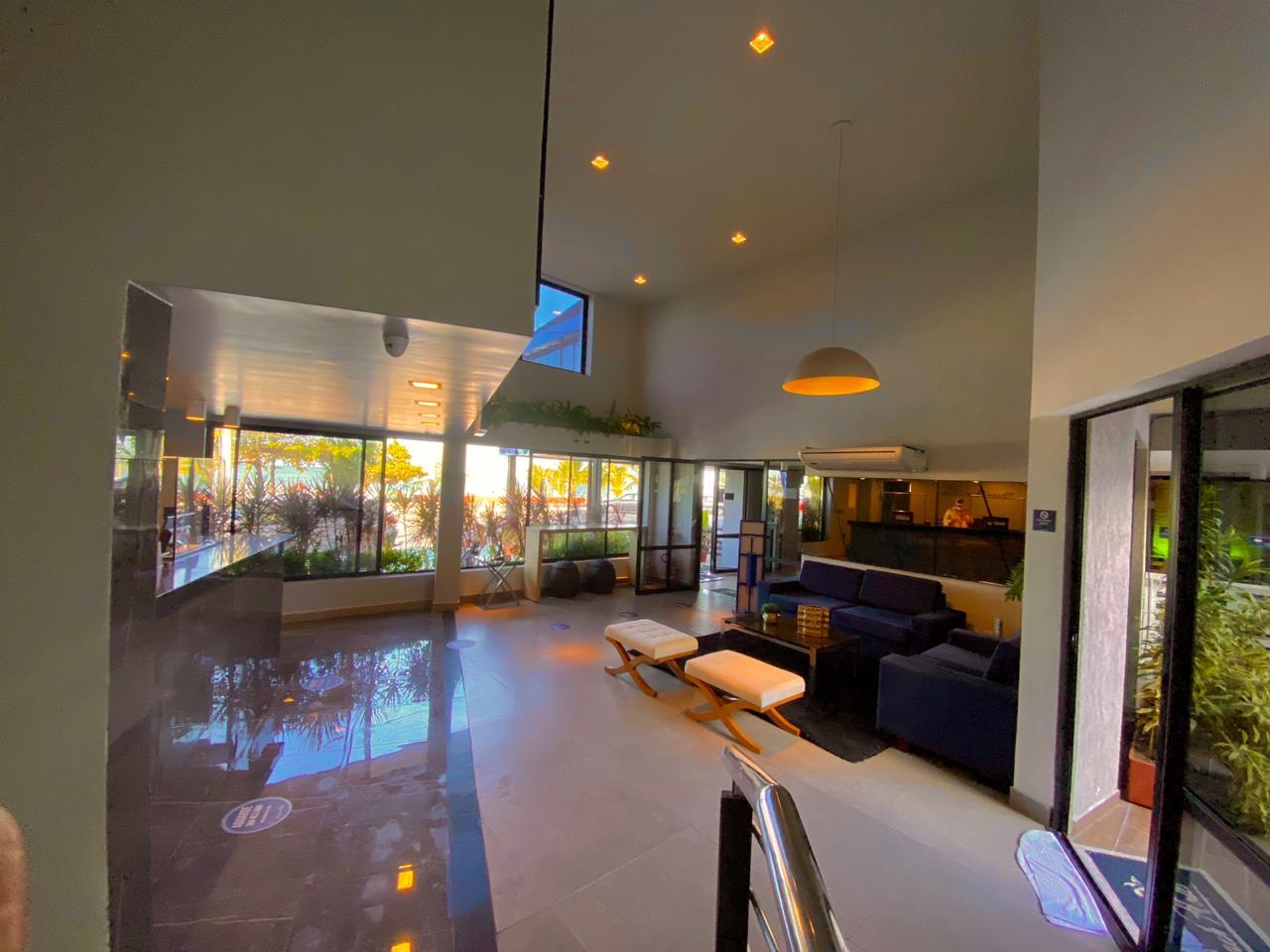 image-housing-carousel