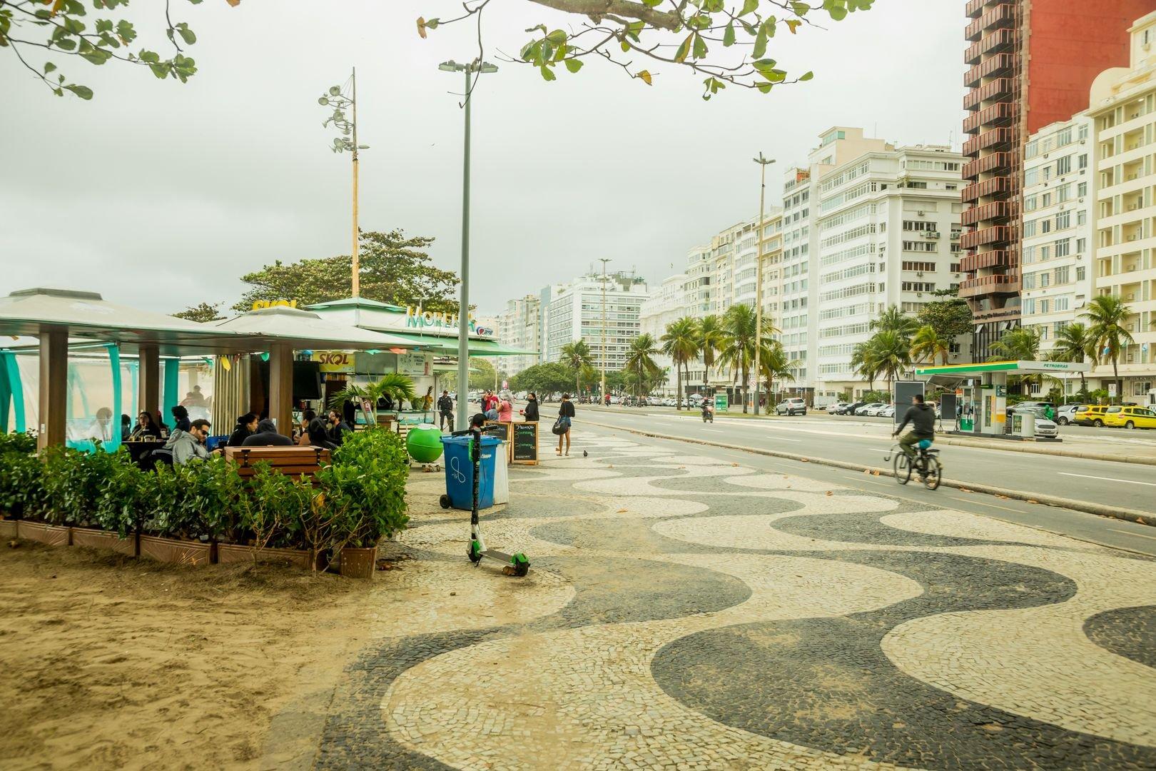 image-housing-carousel