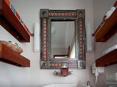 image-housing-carousel