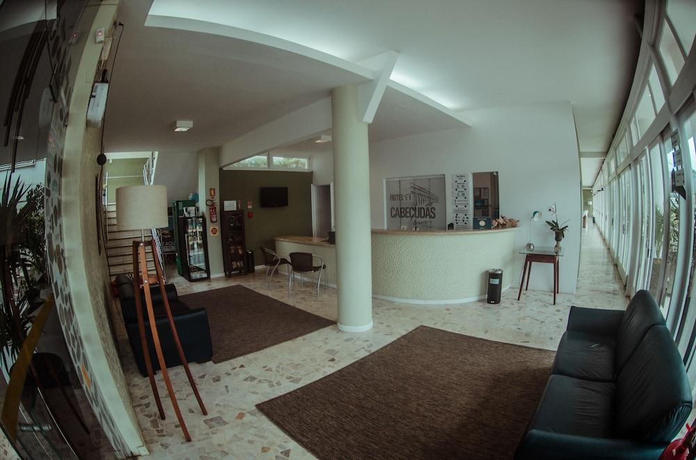 image-housing-carousel