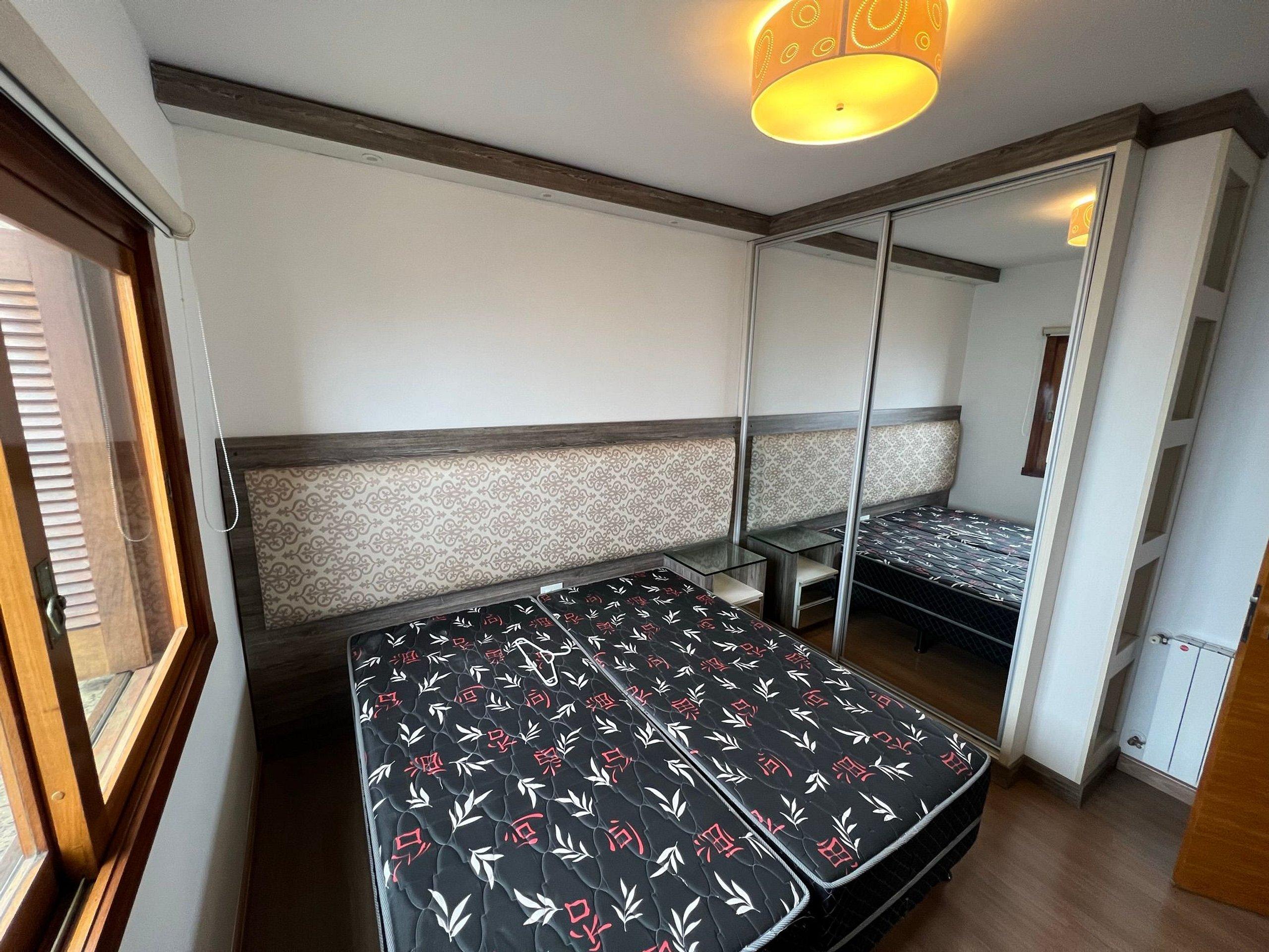 image-housing-carousel