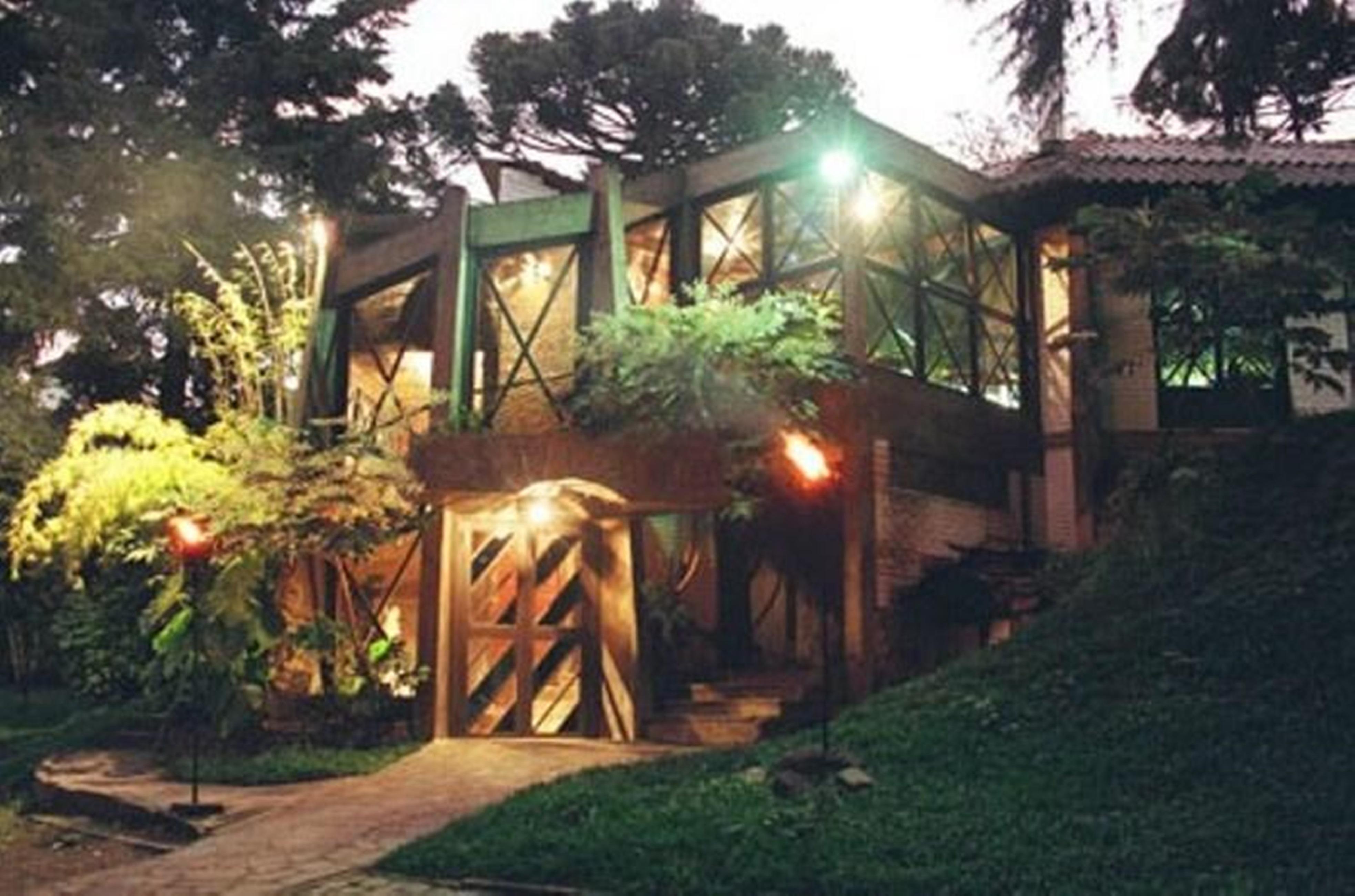 image-housing-carousel