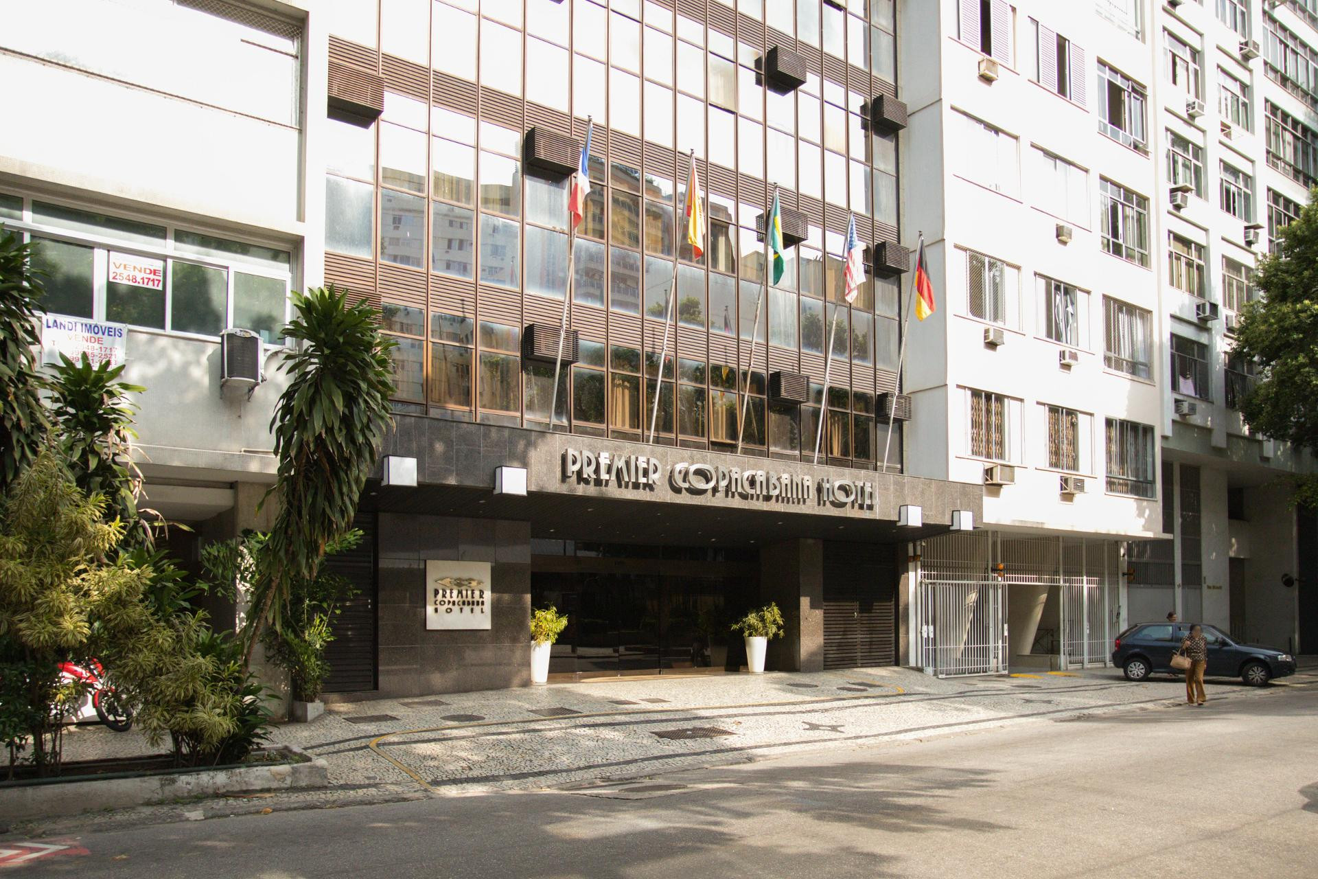 image-housing-carousel